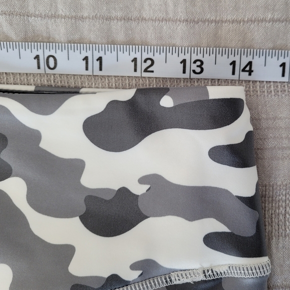 Electric Yoga High Rise Revolution Camo Leggings - Picture 9 of 11